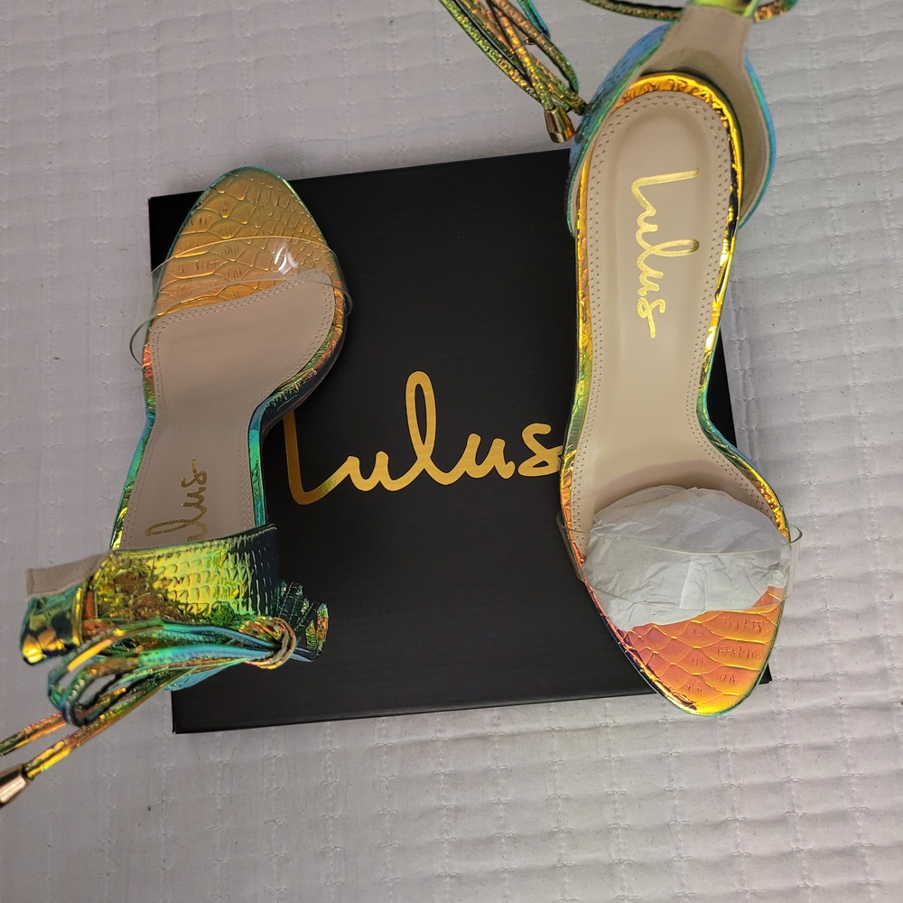Lulu's Iridescent Gold and Green Women's Heels - Picture 3 of 7